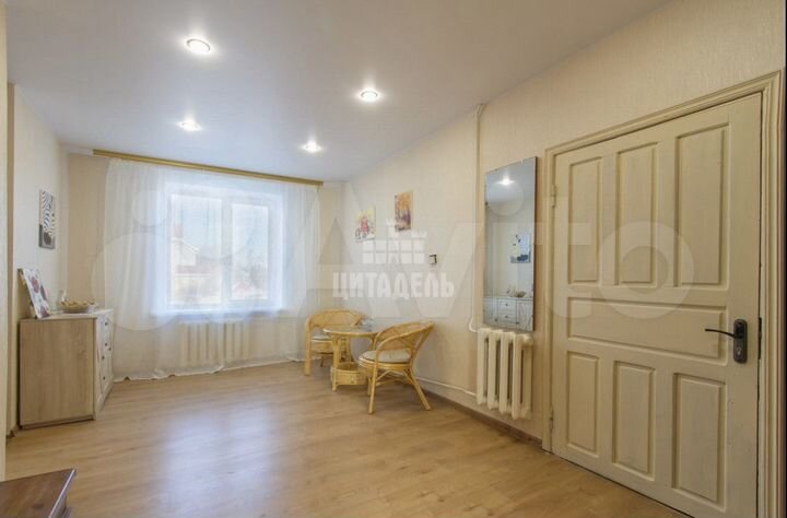 Коттедж 263 м² на участке 4 сот.