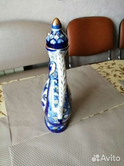 Кувшин фарфоровый