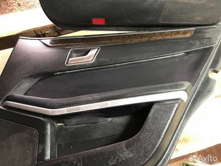 Дверные карты Mercedes-Benz