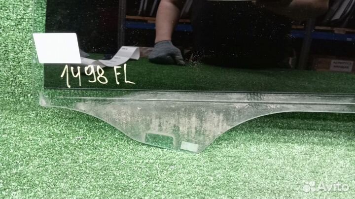 Стекло двери Kia Mohave Левое Переднее