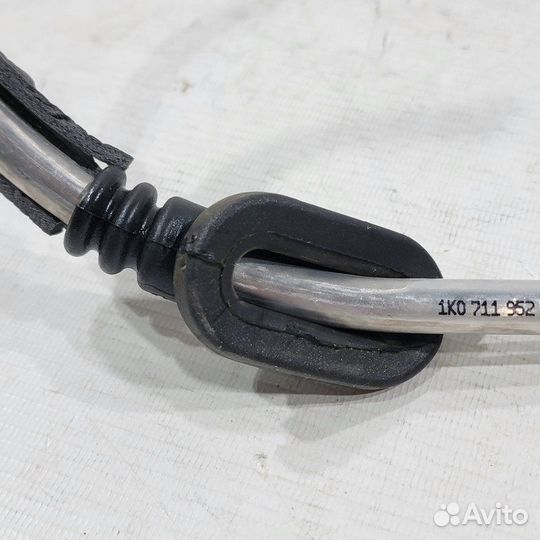 Трос ручника Skoda Octavia A5 правый