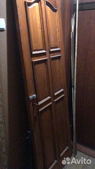 Дверь из массива дерева б/у с коробкой