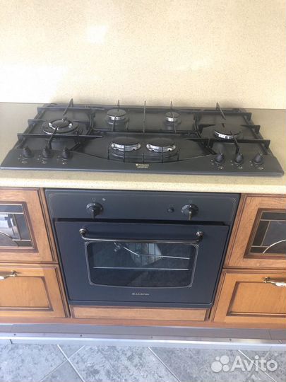 Духовой шкаф Hotpoint Ariston