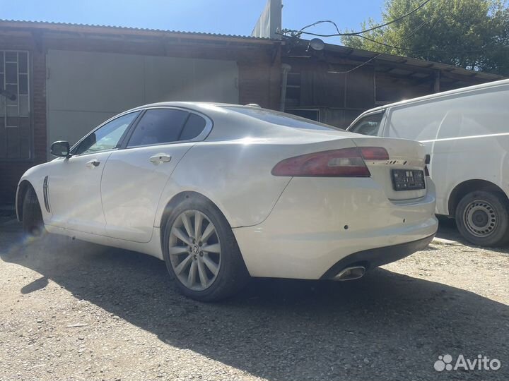 В разборе Jaguar XF 2010