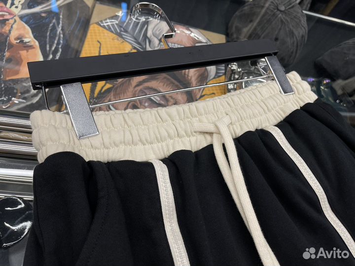 Шорты Off Street