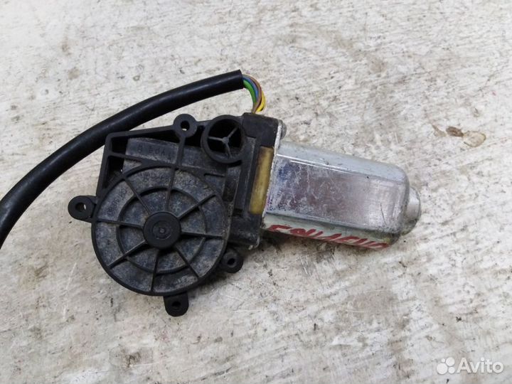 Моторчик шторки двери Ауди