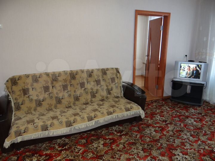 2-к. квартира, 42 м², 2/4 эт.