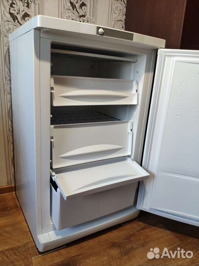 Морозильная камера indesit SFR 100