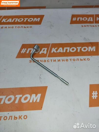 Ключ колесный (балонный) Mitsubishi Lancer 10 2010