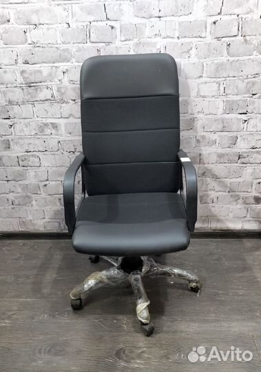 Новое компьютерное кресло 