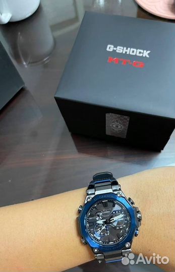 Часы Casio G-shock с хронографом MTG-B2000B-1A2ER