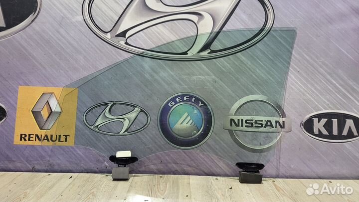 Стекло боковое двери Hyundai IX35 Прав