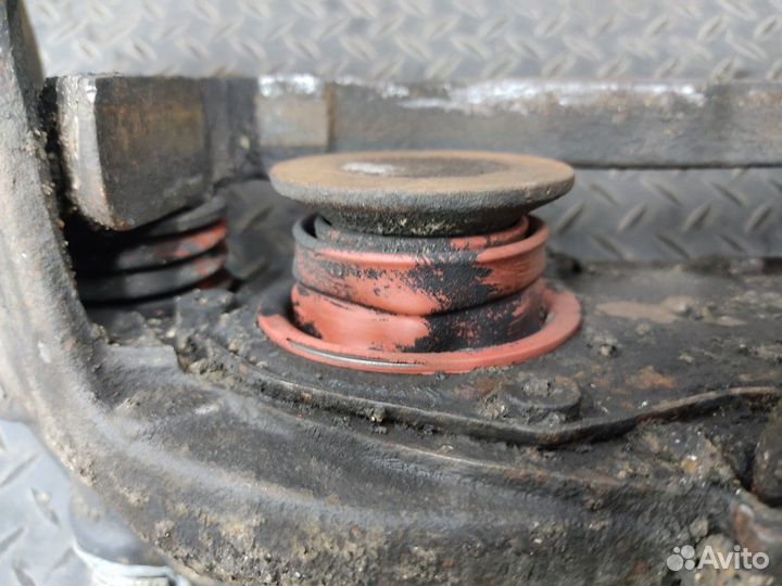 Суппорт левый