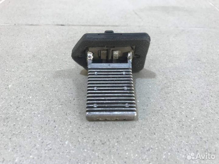 Резистор отопителя Opel Vectra A 1988-1995