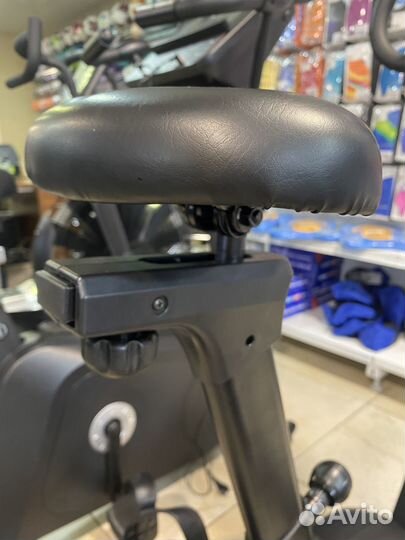 Вертикальный велотренажёр CardioPower B37