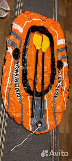 Детская надувная лодка