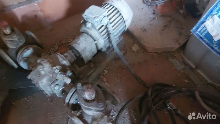 Электродвигатель с насосом