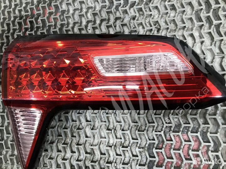 Фонарь задний внутренний левый Honda HR-V