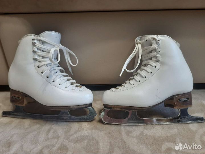 Профессиональные фигурные коньки Risport RF3