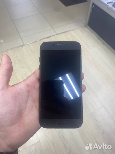 Samsung Galaxy A7 (2017) SM-A720F/DS, 3/32 ГБ