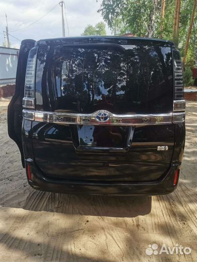 Toyota Voxy, 2020