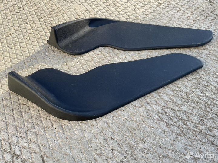 Сплиттер переднего бампера универсальный