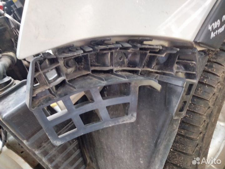 Кронштейн бампера передний левый Ssangyong Actyon