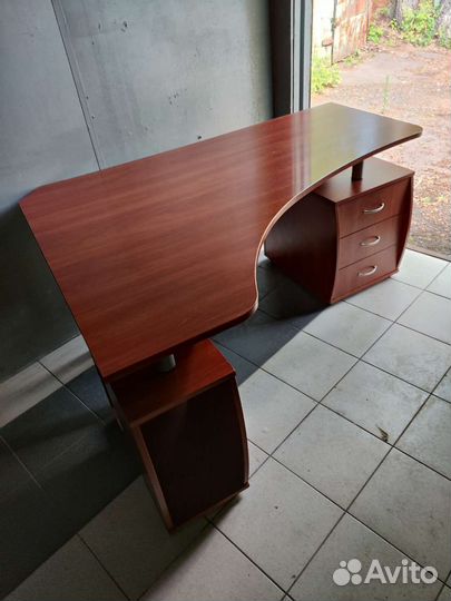 Стол письменный, компьютерный