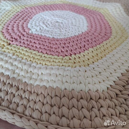 Коврик из трикотажной пряжи