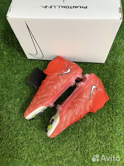 Футбольные бутсы Nike Phantom Luna