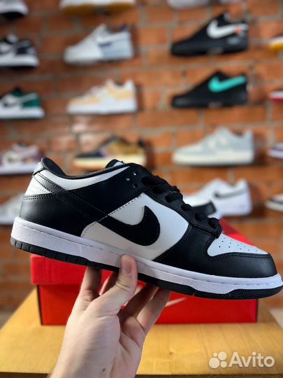 Nike sb dunk low panda