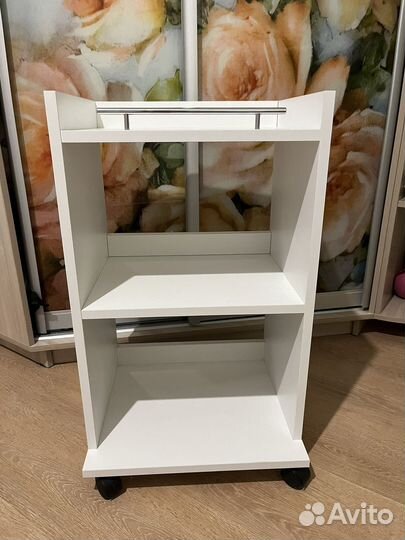 Тележка косметологическая на колесиках