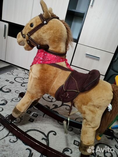 Детская качалка лошадь