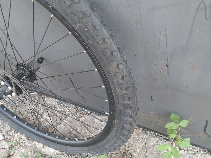 Резина на колесо велосипеда 26