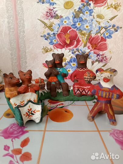 Каргопольская игрушка. Три медведя