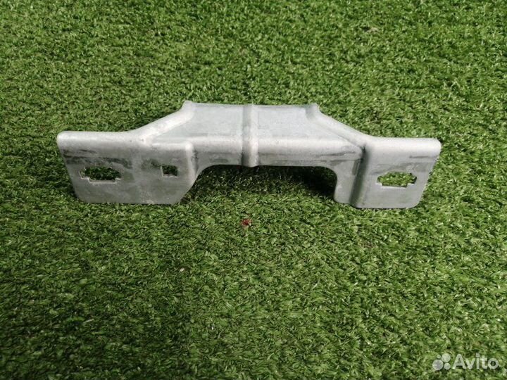 Кронштейн задний левый Mercedes Glk