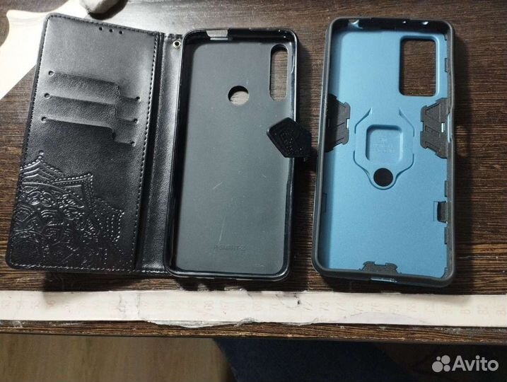 Чехлы на телефон