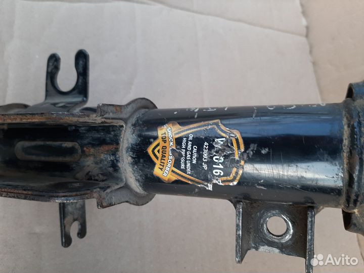 Амортизаторы передние в сборе Daewoo Nubira 2 \Део