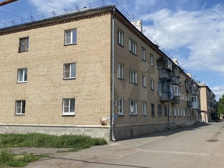 2-к. квартира, 40 м², 3/3 эт.