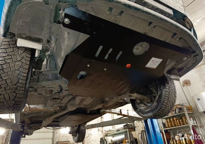 Toyota Ipsum'96-01. Защита двигателя