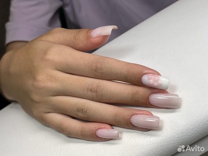 Модель на маникюр