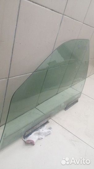 Стекло двери переднее левое Volvo S80