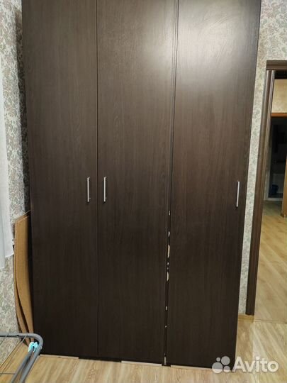 Шкаф распашной