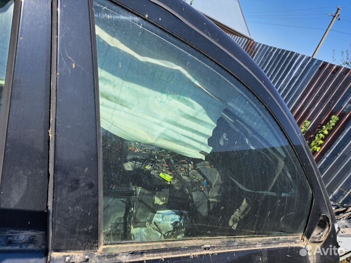 Стекло двери Mercedes W211