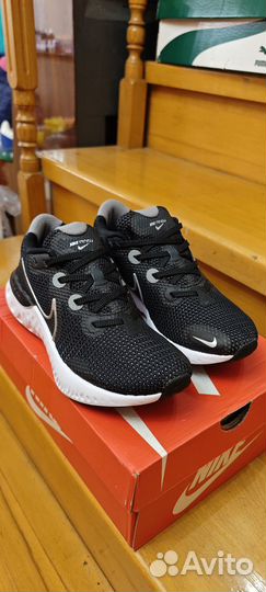 Кроссовки Nike 36.5 размер оригинал