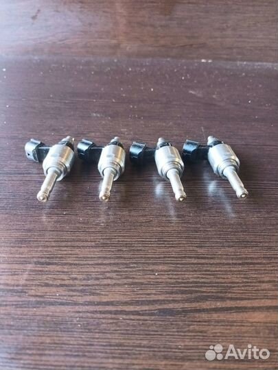 Форсунка топливная Toyota Crown 23250-0p090