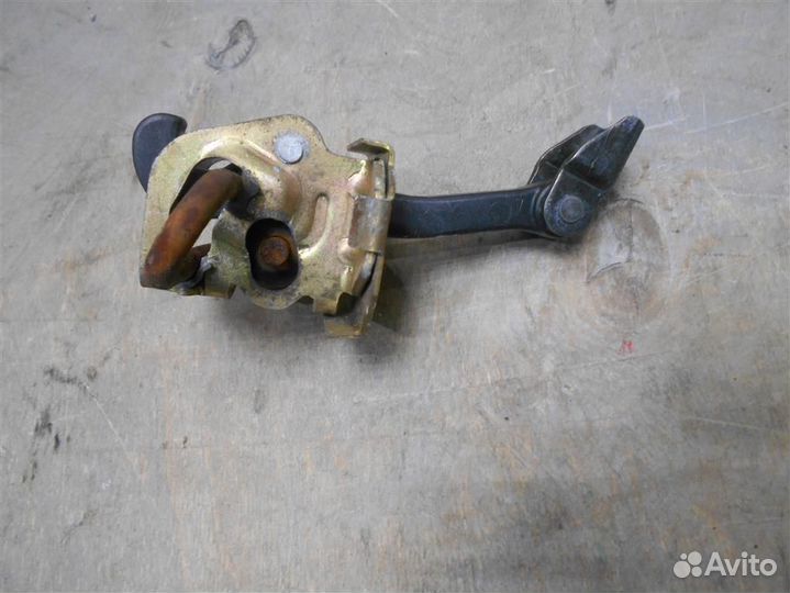 Ограничитель двери от BMW 3-серия E46 1998-2005