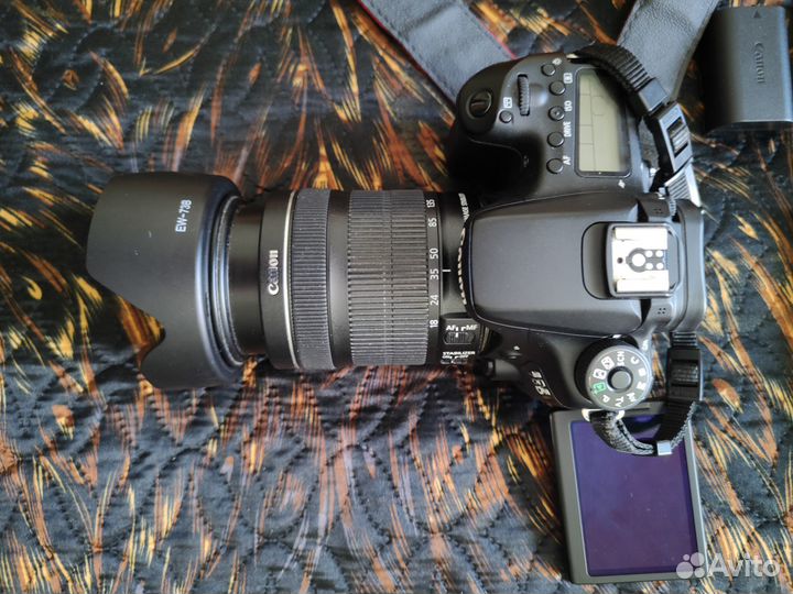 Продам зеркальный фотоаппарат canon EOS 70D с объе