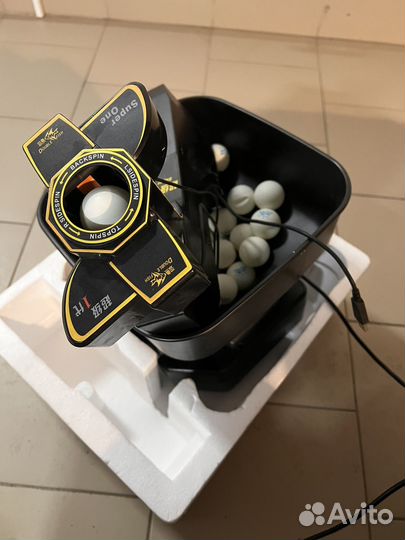 Тренажер для настольного тенниса