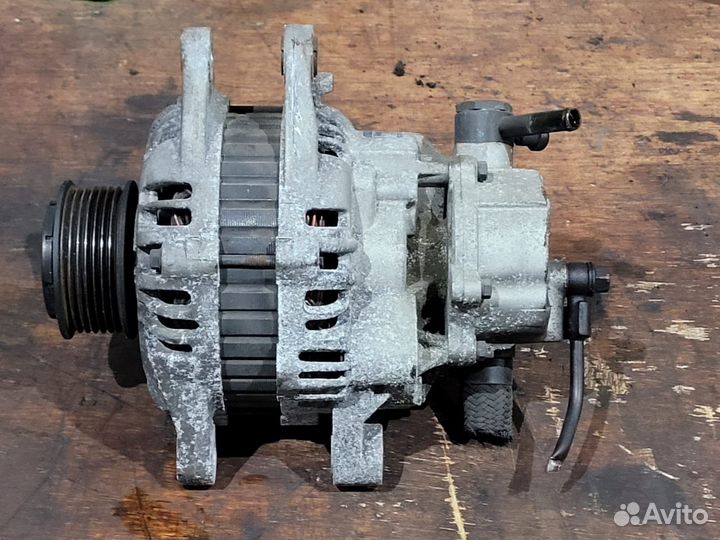 Генератор в сборе с вакуумным насосом d4cb